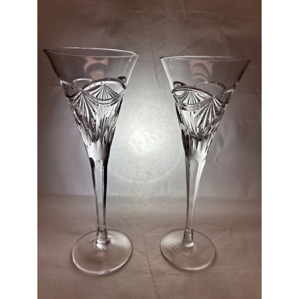 Two‎ Noble Experience Duchess pattern 9 1/4